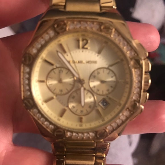 Michael Kors Yellow Gold Watch - Picture 2 of 3